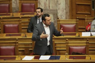 Αποφασισμένη η κυβέρνηση να προχωρή σει με τις άδειες