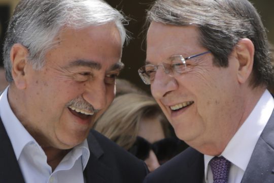 Πρόοδος, αλλά και δυσκολίες στις συνομιλίες για το Κυπριακό