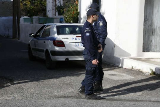 Υπόθεση δωροληψίας με εμπλοκή υπαλλήλων του υπ.Οικ.