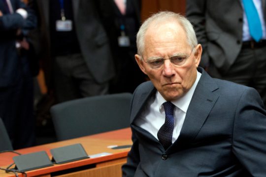 Πίεση Σόιμπλε στην Ευρώπη μέσω Ελλάδας