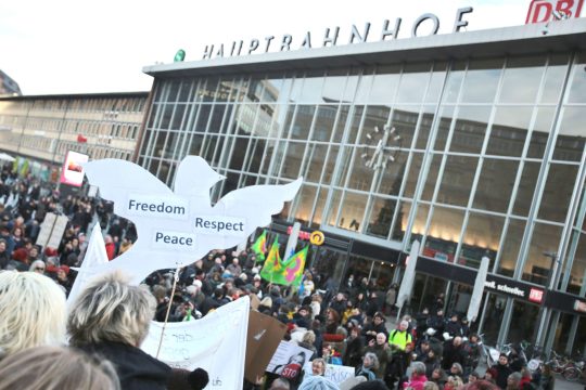 Τρεις διαφορετικές διαδηλώσεις στην Κολονία