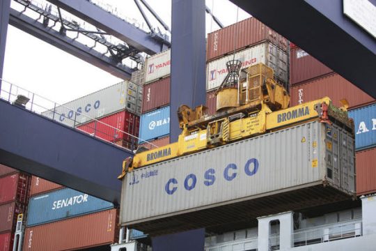 Βελτιωτική προσφορά ζητά το ΤΑΙΠΕΔ από την Cosco