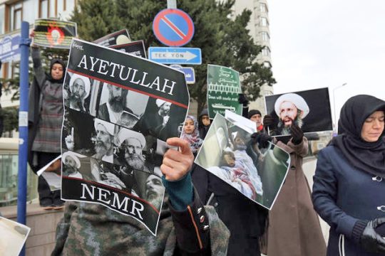 Διαχρονικό ρήγμα, αλλεπάλληλες διαμάχες