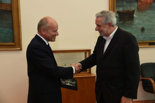 Το προσφυγικό στη συνάντηση Δρίτσα με τον Ιταλό πρέσβη
