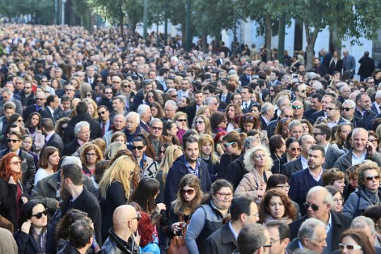 Στους δρόμους… τα ρετιρέ και τα υπόγεια