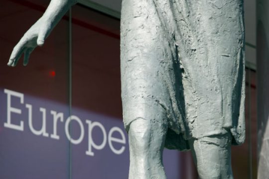 Τριμερής συνάντηση για τα ενεργειακά