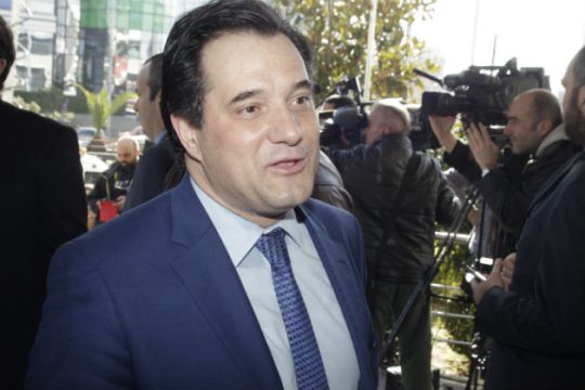 Ο Άδωνις υπερασπίζεται (τώρα) το Σύνταγμα