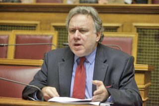 Βροχή σεναρίων για τις εισφορές αυτοαπασχολούμενων