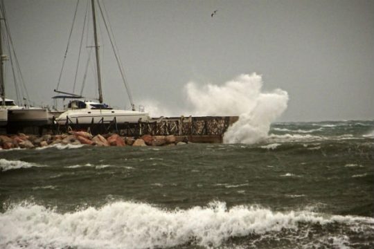 Απαγορεύσεις απόπλου λόγω θυελλωδών ανέμων