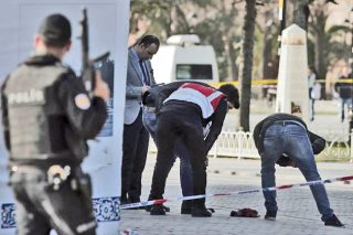 Πόσα ακόμα αιμόλουτρα μέχρι τη δικαιοσύνη;