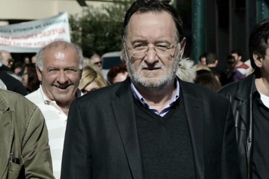 «Ριφιφί στο δημόσιο χρήμα διευκόλυνε ο Στουρνάρας»