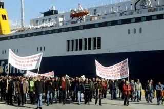 Δεμένα τα πλοία μέχρι την Κυριακή