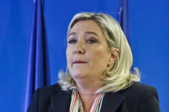 Έρευνα «πόθεν έσχες» για πατέρα και κόρη Λεπέν