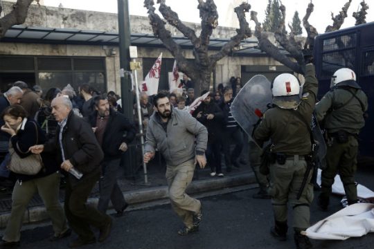 ΕΔΕ για τα χημικά στους διαδηλωτές