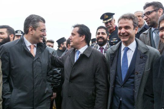 Δίπλα στον Μητσοτάκη ο «ουδέτερος» Τζιτζικώστας