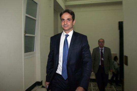 «Η κυβερνητική πλειοψηφία θα καταρρεύσει από μόνη της»