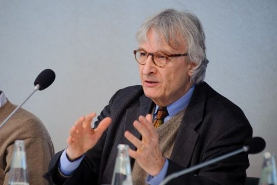 «Μεγαλύτεροι οι κίνδυνοι από τα πιθανά οφέλη μιας διάλυσης του ευρώ»