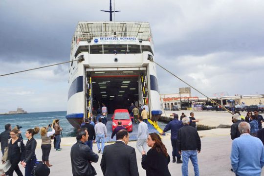 Πρόσκρουση δύο πλοίων σε λιμάνια