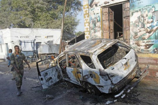 Ένοπλη επίθεση στο Μογκαντίσου με ομήρους