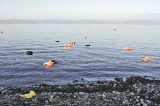 Ναυάγιο με 6 νεκρούς και 10 αγνοούμενους στη Σάμο