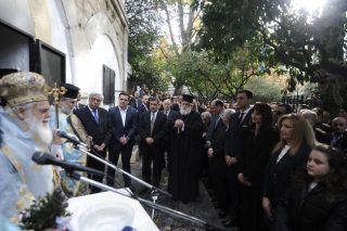 Μίτρες από χαρτόνι