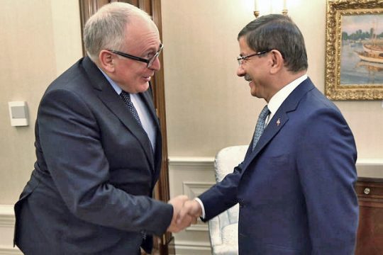 «Διάλογος» επί πτωμάτων
