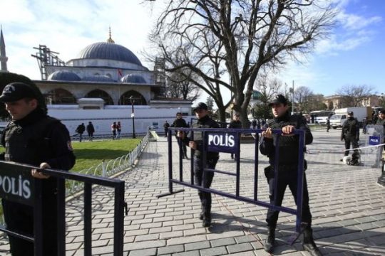 Συμπαράσταση στους Τούρκους ακαδημαϊκούς που διώκονται
