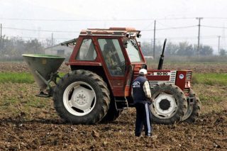 Φτηνή αγροτική γη σε καλλιεργητές