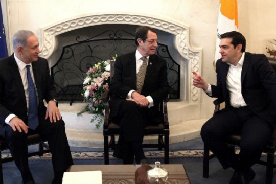 Τριμερής συμφωνία με επίκεντρο την ενέργεια