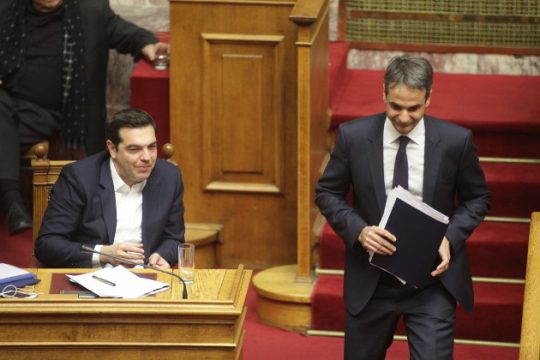 Στα άκρα Τσίπρας – Μητσοτάκης για το ασφαλιστικό