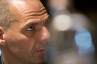Ειρωνικά χαμόγελα για τον Βαρουφάκη