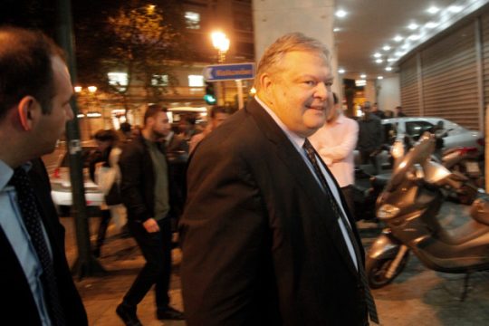 Ένα «μάλλον» και ένα «όχι» στην πρόταση Βενιζέλου