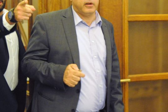 Ρελάνς με τομή στο Δημόσιο