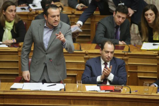 Στη Βουλή η αρμοδιότητα για τη χορήγηση τηλεοπτικών αδειών