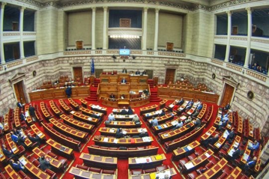 Με αργούς ρυθμούς αποσύρονται από τα αναδρομικά…