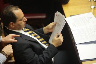 Μια ΟΡΘΗ ΕΠΑΝΑΛΗΨΗ και (νομίζουν ότι) καθάρισαν