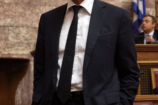 Μείωση των συντάξεων προτιμά ο Στουρνάρας