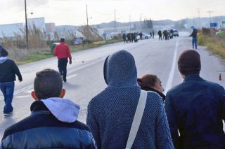 Επιμένει ο δήμαρχος, σιγοντάρει η Χ.Α.