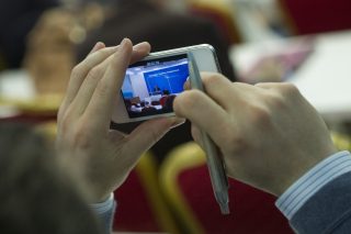 Τα κίτρινα και τα γκρι ΜΜΕ