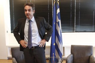 Απόσυρση του ασφαλιστικού ζητά η Ν.Δ.
