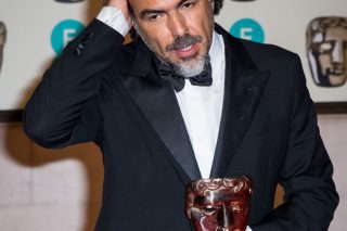 Ο Ινιάριτου μαζεύει παντού αγαλματάκια