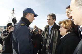 Προσφυγικό και κάλπες «ζυγίζει» ο Μητσοτάκης