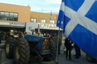 Καταλήψεις στις εφορίες και «απόβαση» στην Αθήνα
