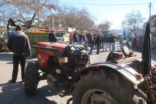 Αποκλεισμοί και τα τρακτέρ στην Αθήνα
