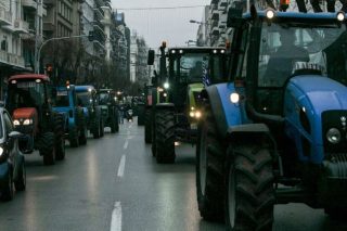 «Δεν φεύγουμε από τους δρόμους»