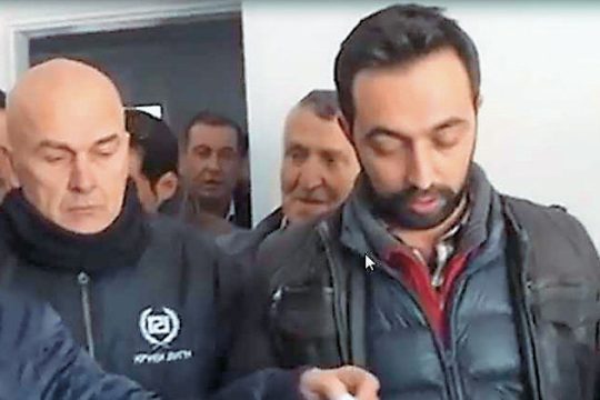 Αγροτοεπαναστάτες… καρφώνεστε