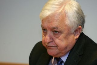 «Να υπάρξει ένας αναγεννητικός πόλος μεταξύ Ν.Δ. και ΣΥΡΙΖΑ»
