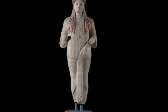 Μια αρχαϊκή Κόρη ταξιδεύει στο Ερμιτάζ