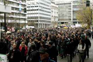Ο Σκάι 100.3 ξαφνικά μας βγήκε 902 Αριστερά στα FM