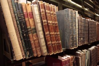 Αγνοια, μυθολόγηση και κοινοτοπίες